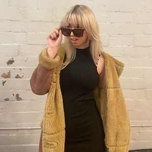 Meet your Posher, Clare